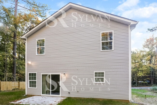 Building Photo - Carve Out a Great Life Here!