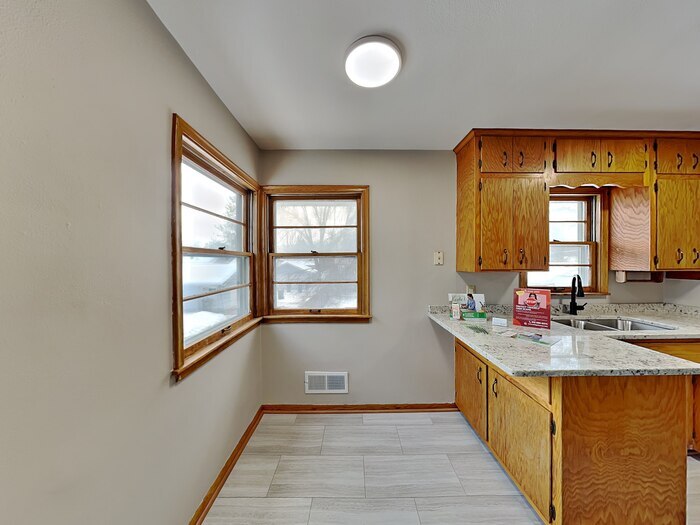 Building Photo - 2092 Bush Ave E