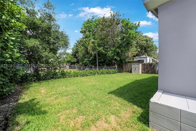 Building Photo - 6210 SW 59th St