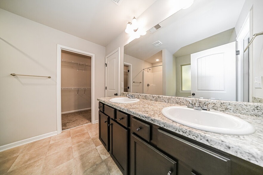 Building Photo - 139 Magnaview Dr