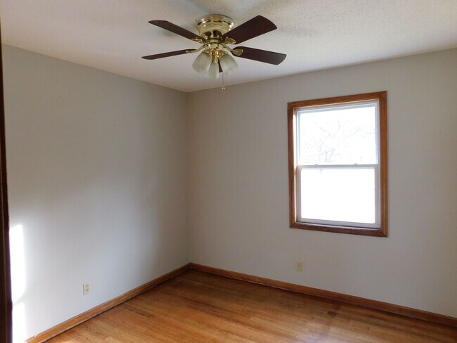 Building Photo - 8349 Cedarbrush Dr