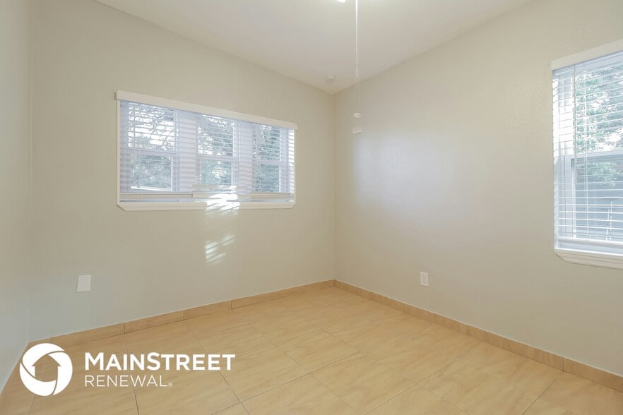 Building Photo - 28 S Oxalis Dr