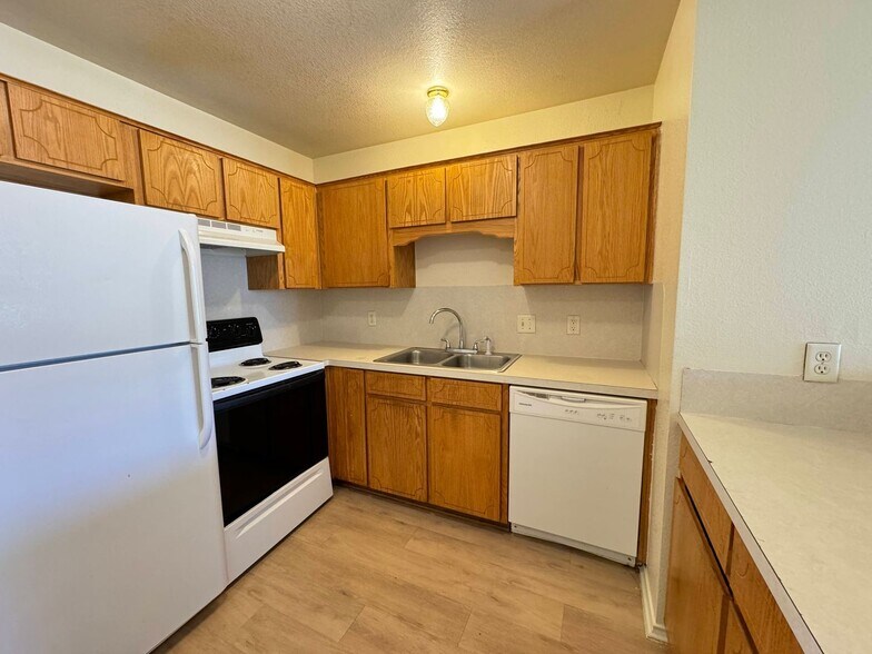 Building Photo - 4200 July Dr