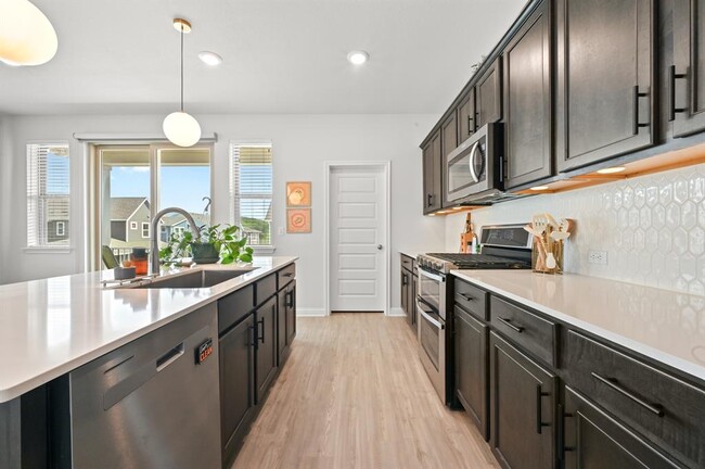 Building Photo - 8411 Leroi Dr