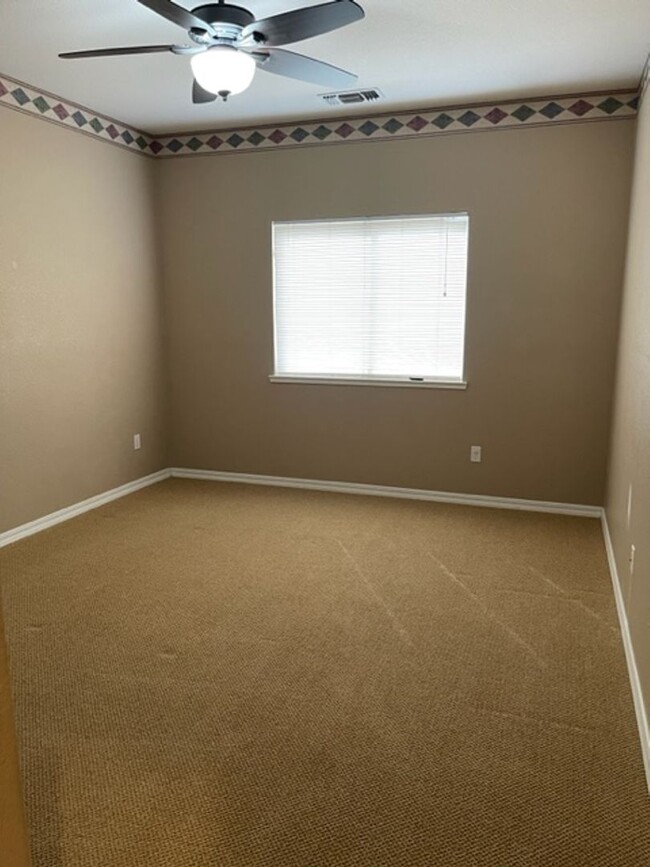 Building Photo - Turnkey Home, Ready For New Occupants!