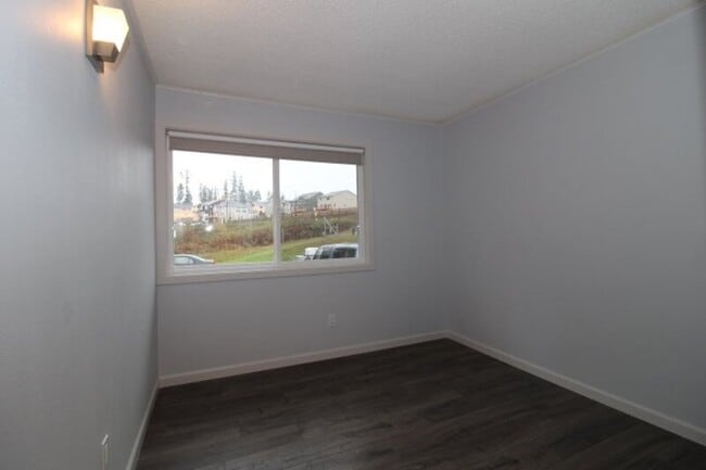 Building Photo - 12313 NE 150th Ct