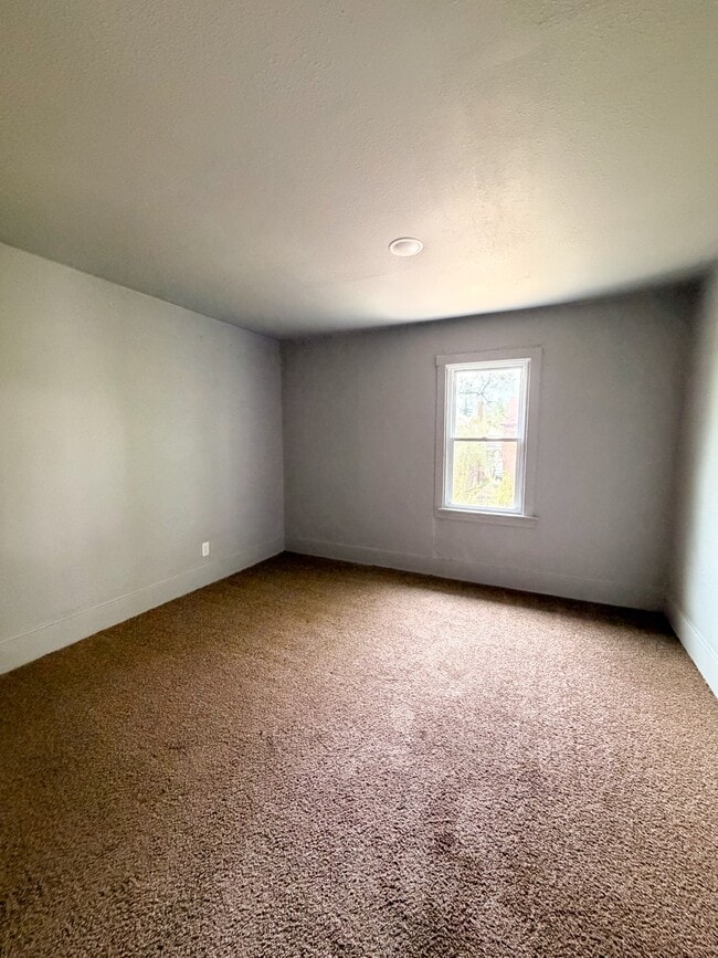 Building Photo - 13225 Santa Rosa Dr