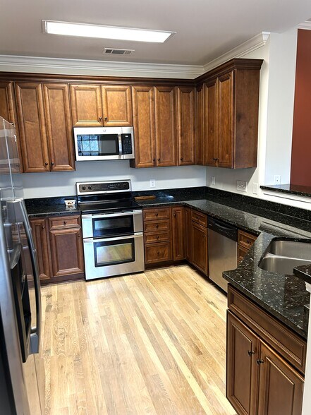 Building Photo - 442 Stanfield Dr