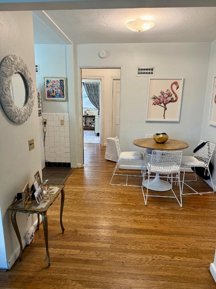 Building Photo - 45 Brighton Way