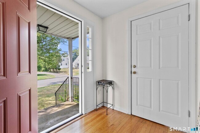 Building Photo - 214 Country Rd