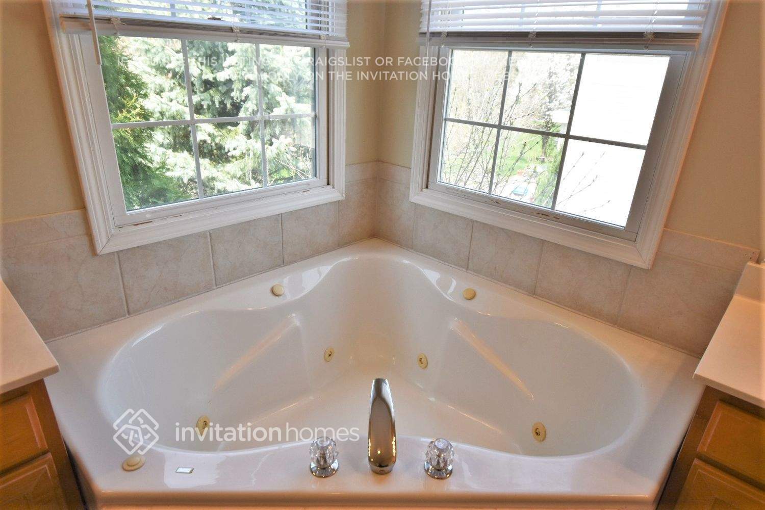 Building Photo - 16332 Hidden River Dr