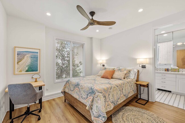 Building Photo - 121 Marine Pl