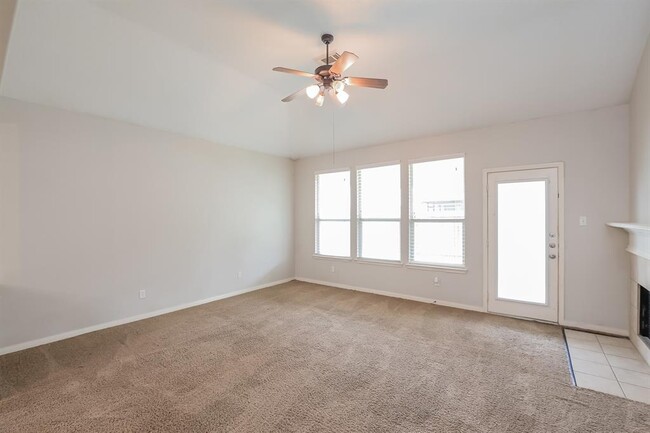 Building Photo - 8230 Encinitas Cove Dr