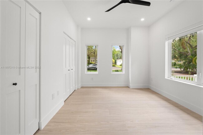 Building Photo - 1213 Andora Ave