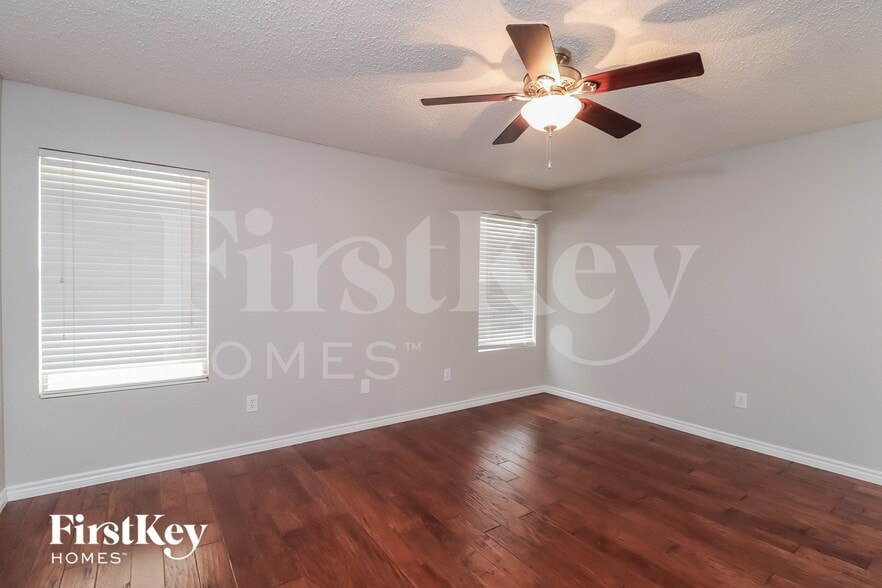 Building Photo - 6200 Winnebago Ct