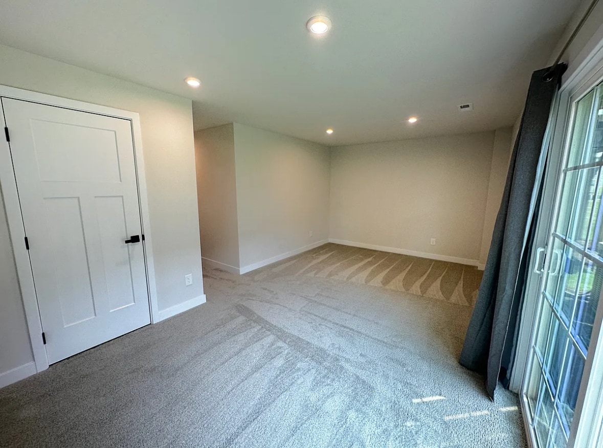 Building Photo - 5020 Springarn Ct