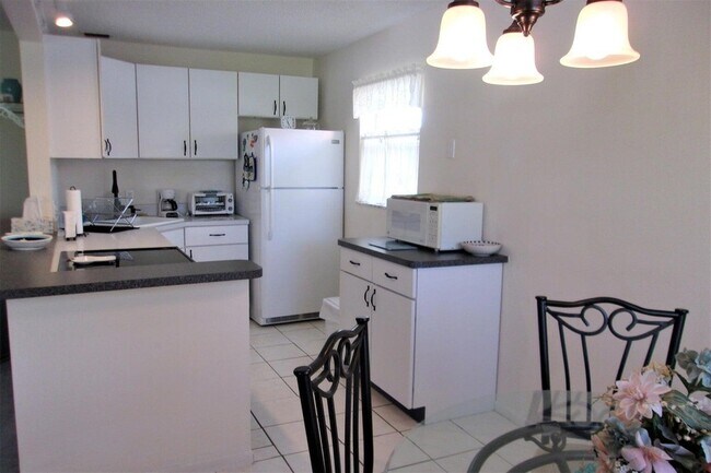 Building Photo - 1225 NW 21st St