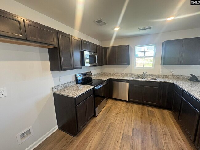 Building Photo - 3080 Hallsdale Dr