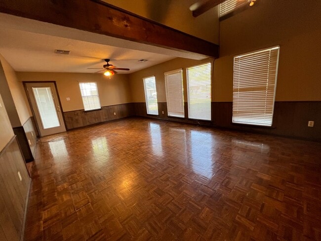Building Photo - 1306 Rue De Cypress