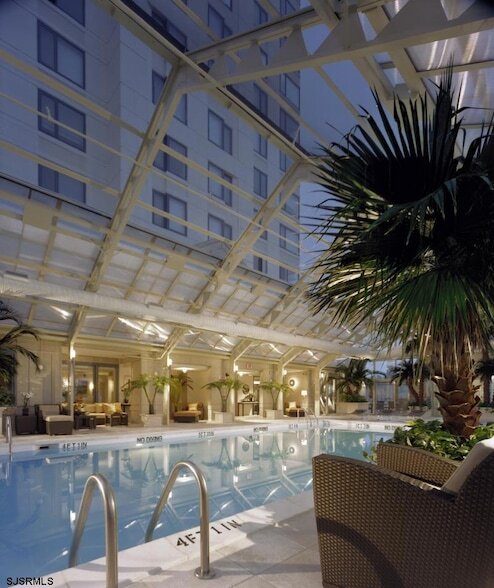 Building Photo - 526 Pacific Ave