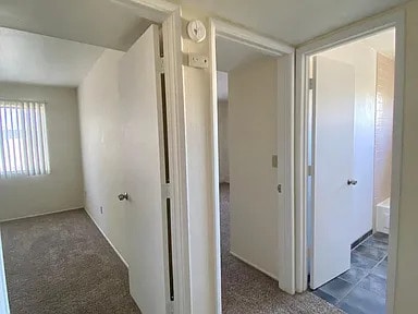 Building Photo - FOR RENT