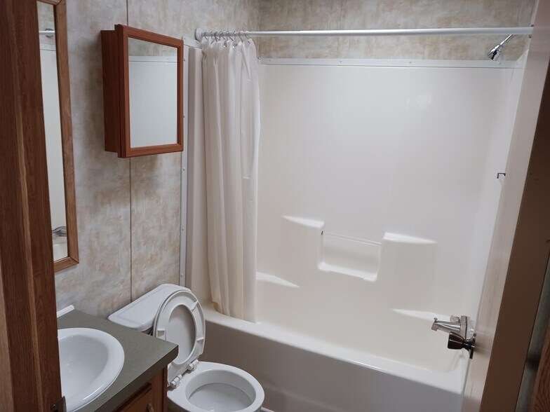 Building Photo - 36 Curtis Dr