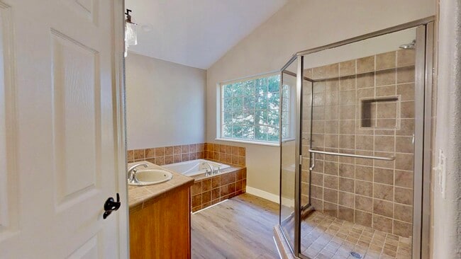 Building Photo - 6700 Ridgeway Dr