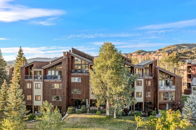 Building Photo - 2160 Mt Werner Cir