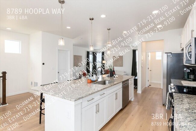 Building Photo - 8789 Hoopla Way