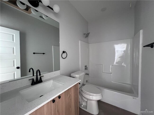 Building Photo - 27 Hilltop S Ave