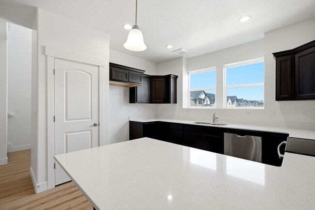 Building Photo - 1627 W Talus Rdg Dr