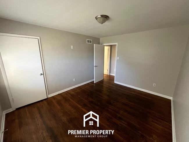 Building Photo - 1624 Nellie Rd