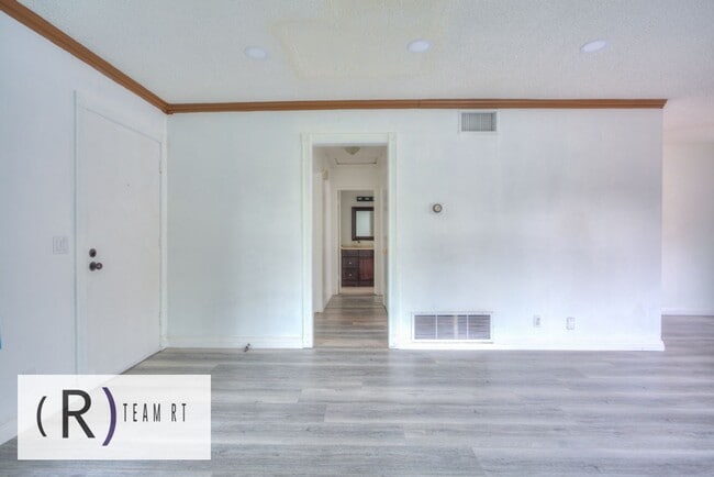 Building Photo - Great School District! Beautifully Upgraded Residence in the beautiful city of Diamond Bar