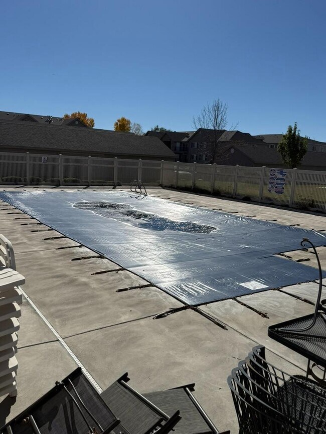 Building Photo - 139 W Ridge Rd