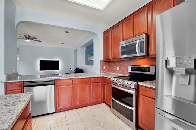 Building Photo - 1721 E Mesa Park Dr
