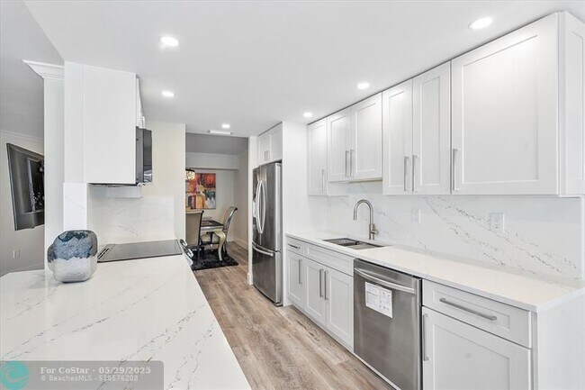 Building Photo - 3400 Galt Ocean Dr