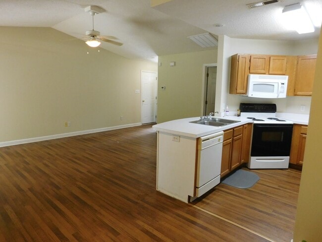 Building Photo - 207 Tobiano Dr