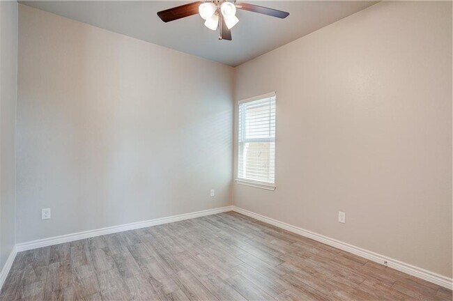 Building Photo - 381 County Rd 306