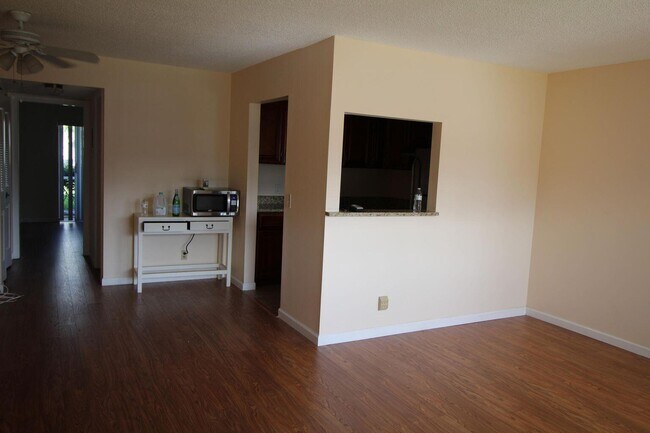 Building Photo - 159 Windsor H