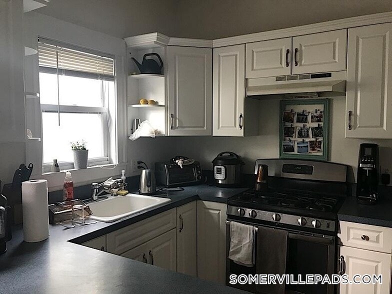 Building Photo - 50 Holyoke Rd