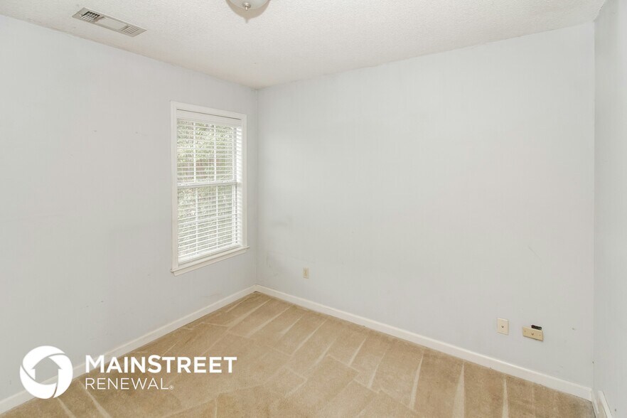 Building Photo - 768 Breeze Way