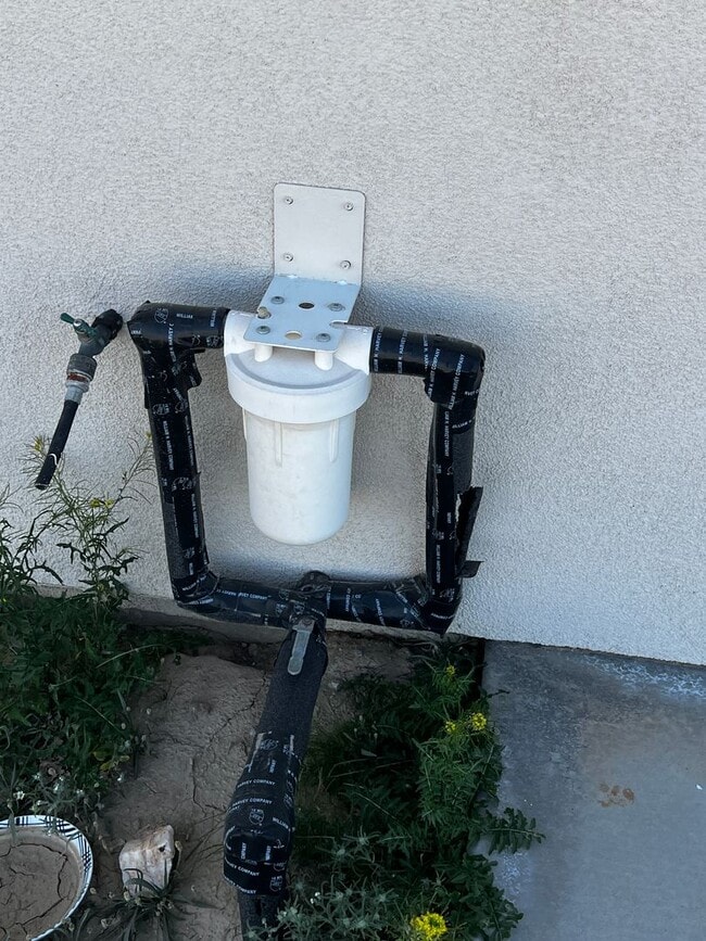 Building Photo - Updated 2 Bedroom Home with Finished 2-Car Garage – Easy Highway Access | 29 Palms (Wonder Valley)