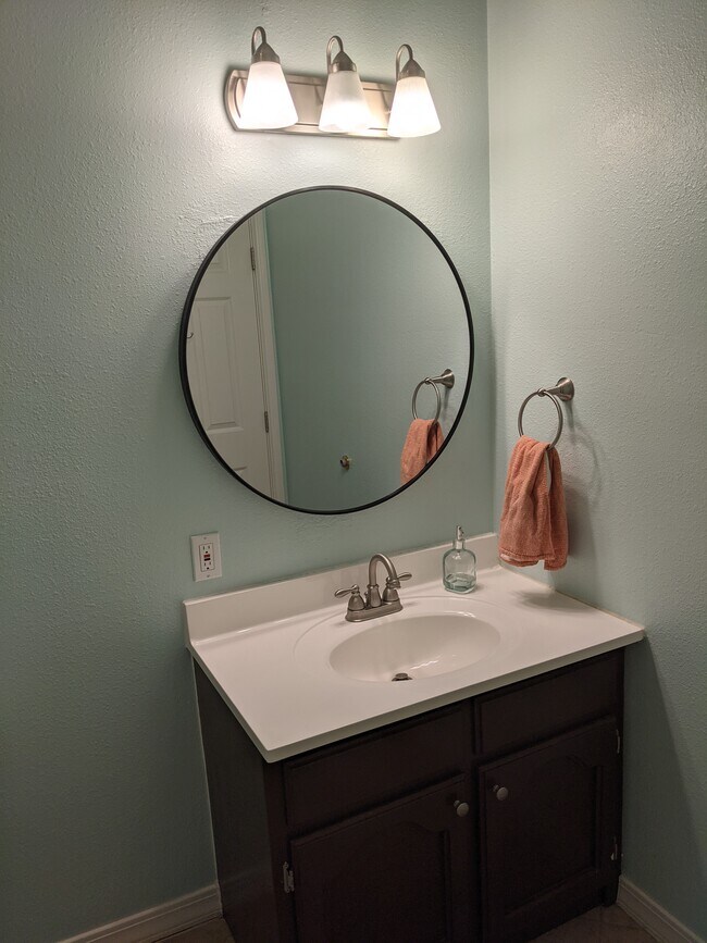 Building Photo - 105 Flathead Lake Dr