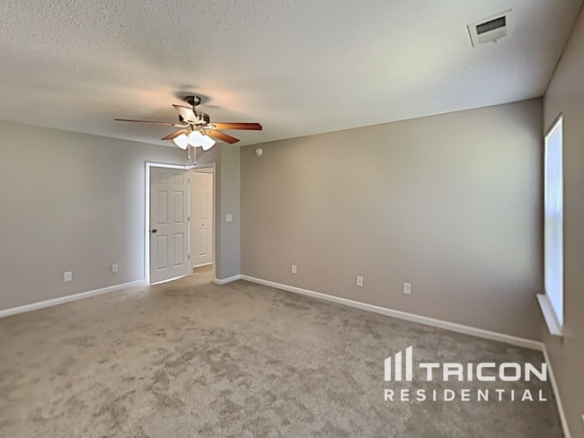 Building Photo - 324 Valley Heights Ln