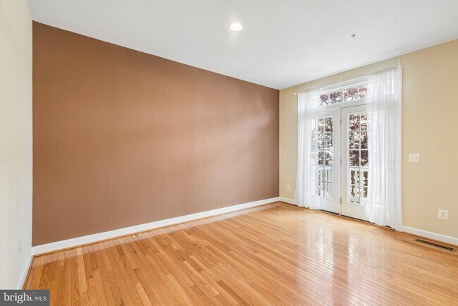 Building Photo - 7979 Vigne Ct