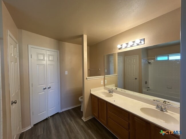 Building Photo - 4805 Sterling Cir