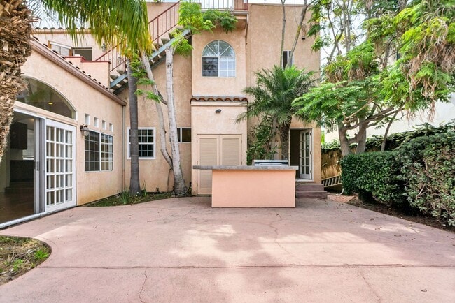 Building Photo - Great detached Home in Pacific Beach! Avai...