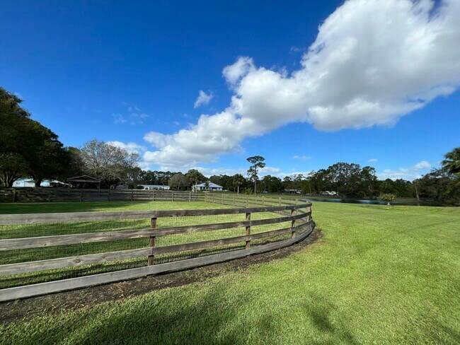 Building Photo - 3155 SW 78th Ave