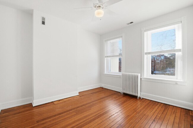 Building Photo - 1635 35th St NW