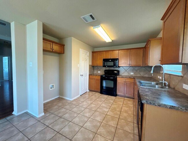 Building Photo - 1005 Gentry Dr